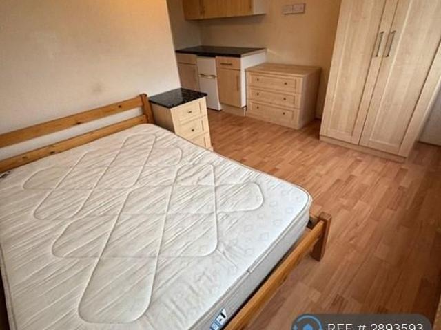 House for rent in Great Linford, Milton Keynes