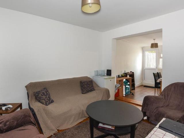House for rent in Robin Hood, The Slade