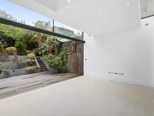 House for rent in Islington, Greater London