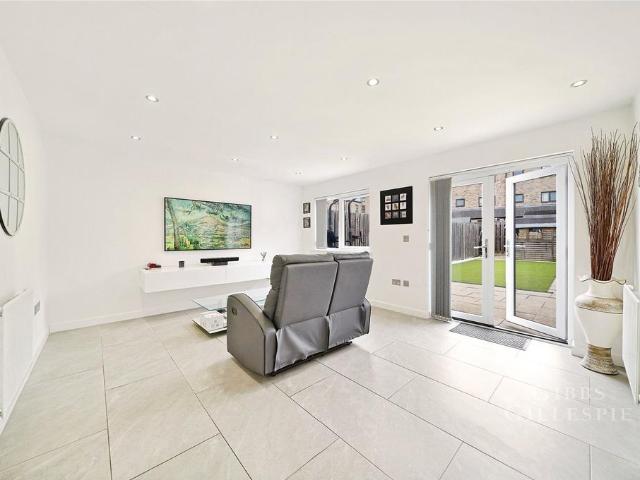 House for rent in Harrow Weald, Greater London