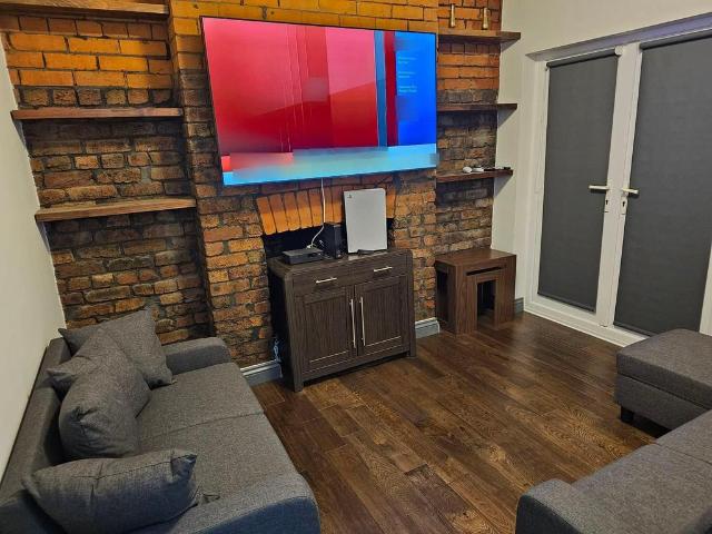 House for rent in Nangreaves, Wales