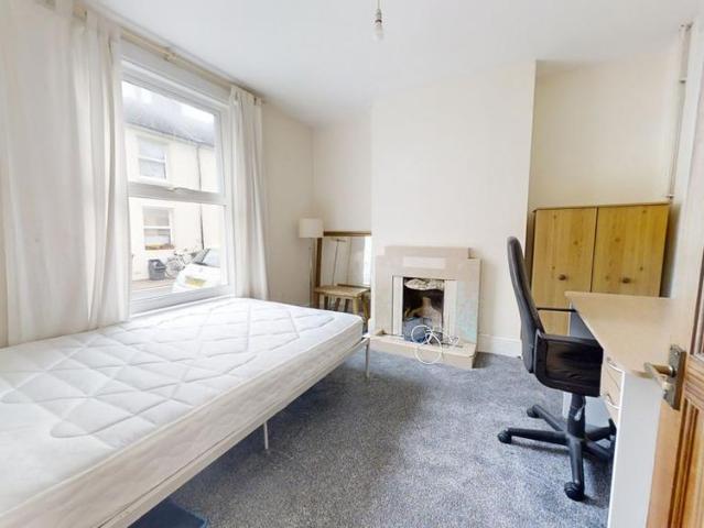 House for rent in Hanover & Queen's Park, Brighton