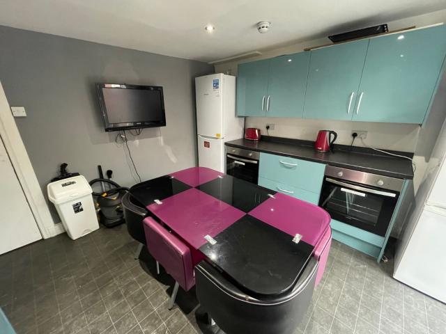 House for rent in Hyde Park, Leeds