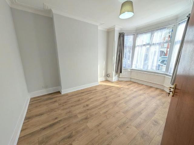 House for rent in Dudden Hill, Greater London