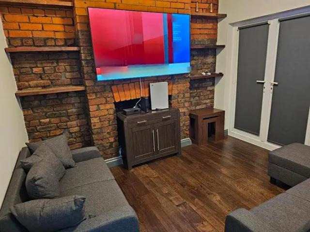 Apartment for rent in Port Tennant, Swansea