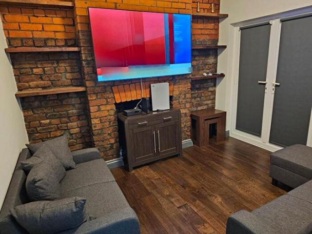 Apartment for rent in Nangreaves, Wales