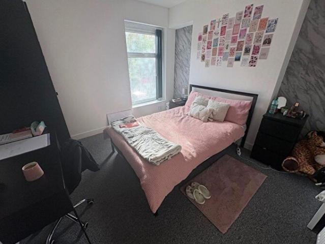 Apartment for rent in Nangreaves, Wales