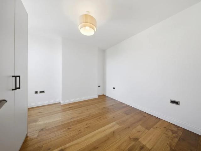 House for rent in North Kensington, Greater London