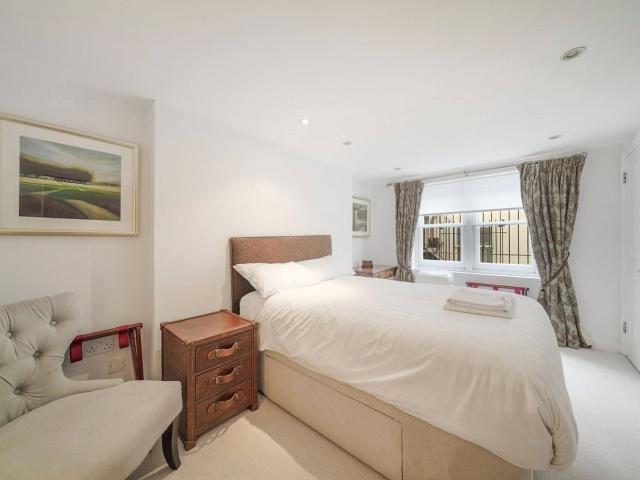 House for rent in Belgravia, Greater London