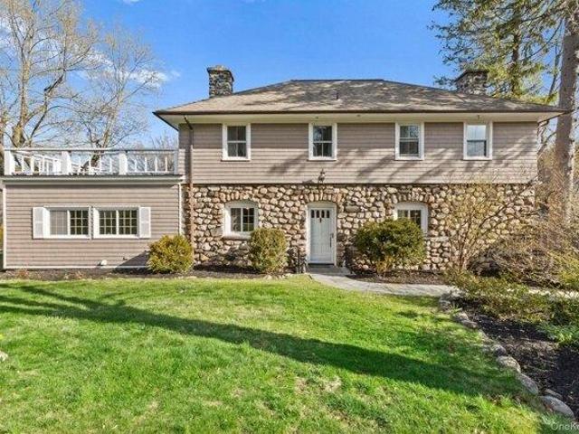 House for sale in Thornwood, New York
