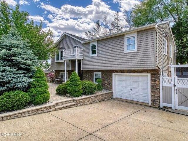 House for sale in Toms River