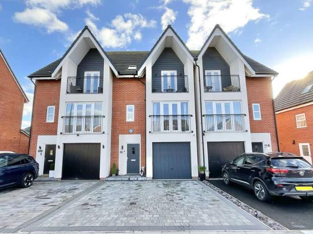 Townhouse for sale in Southport, Sefton