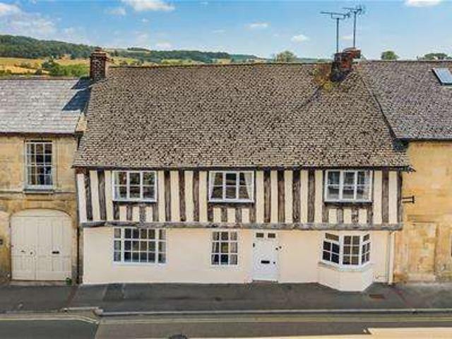 Townhouse for sale in Winchcombe, Pamington