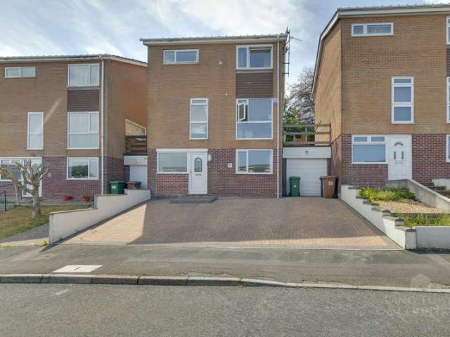 Townhouse for sale in Hartley, Mount Wise