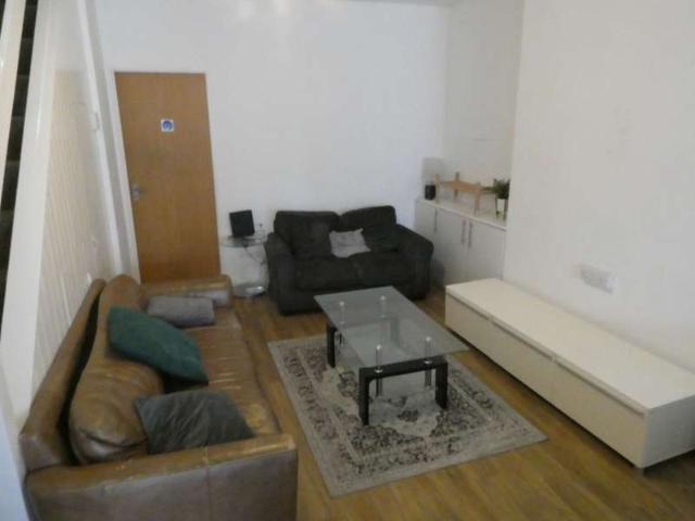 Townhouse for rent in Newtown, Exeter