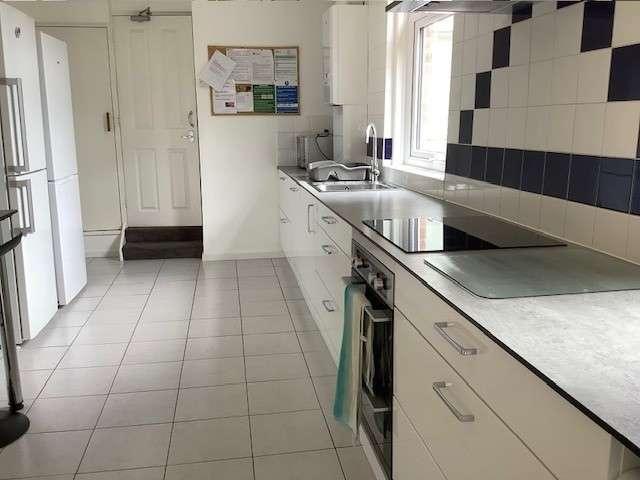 Townhouse for rent in Polsloe, Exeter