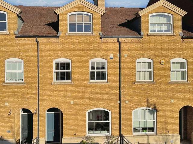 Townhouse for sale in Dickens Heath, West Midlands