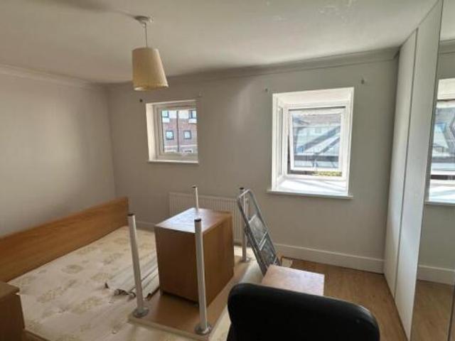 Townhouse for rent in Cat Hill