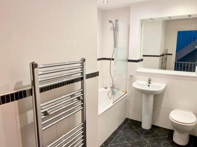 Townhouse for rent in Midway, Kent