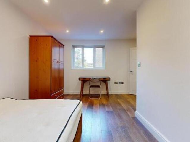 Townhouse for rent in Cat Hill
