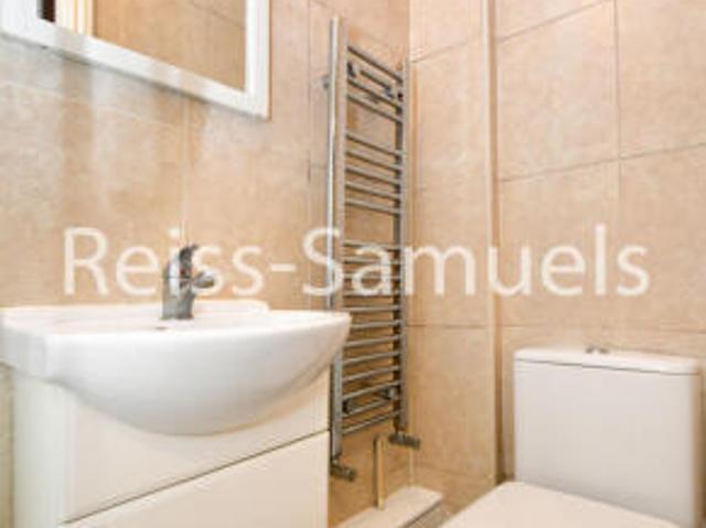 Townhouse for rent in Isle Of Dogs, Greater London