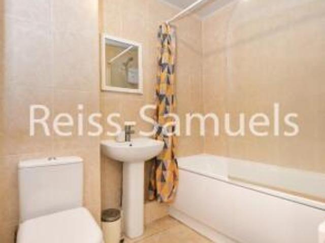 Townhouse for rent in Cat Hill