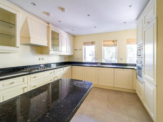 Townhouse for rent in London, Hampstead