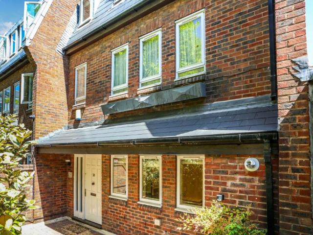 Townhouse for rent in London, Hampstead