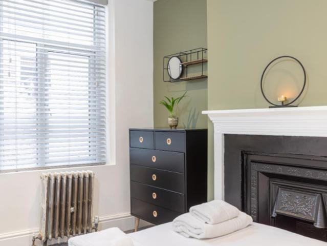 Townhouse for rent in Round Hill, Brighton & Hove