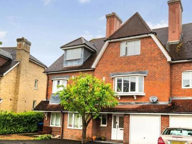 House for rent in Surrey