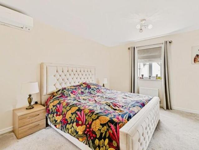 Townhouse for sale in Northampton, West Northamptonshire