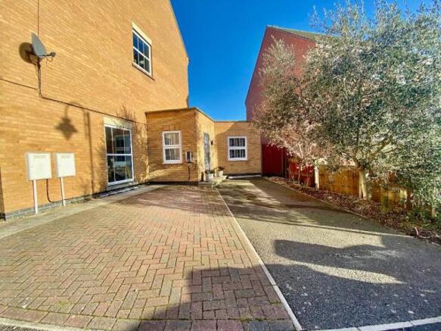 Townhouse for sale in Hampton Green, Cambridgeshire