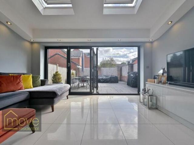 Townhouse for sale in Calderstones