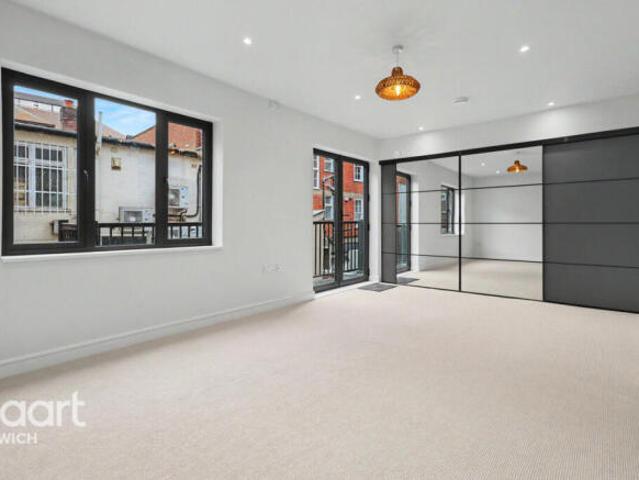 Townhouse for sale in Key Street, Suffolk