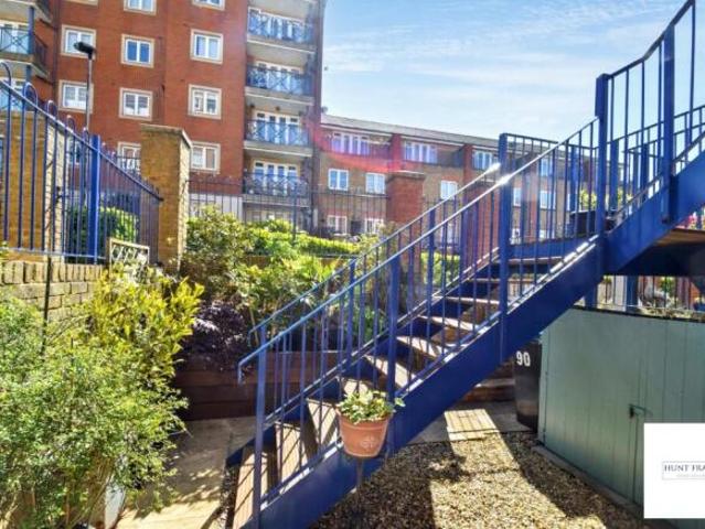 Townhouse for sale in Sovereign Harbour, Eastbourne