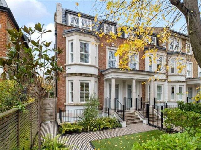 Townhouse for sale in Barnes