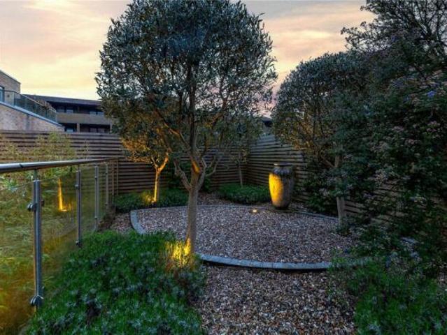 Townhouse for sale in Cambridge, Cambridgeshire and Peterborough