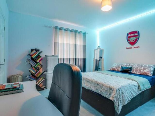 Townhouse for sale in Key Street, Suffolk