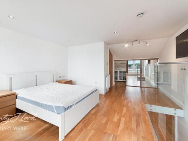 Townhouse for sale in Cat Hill