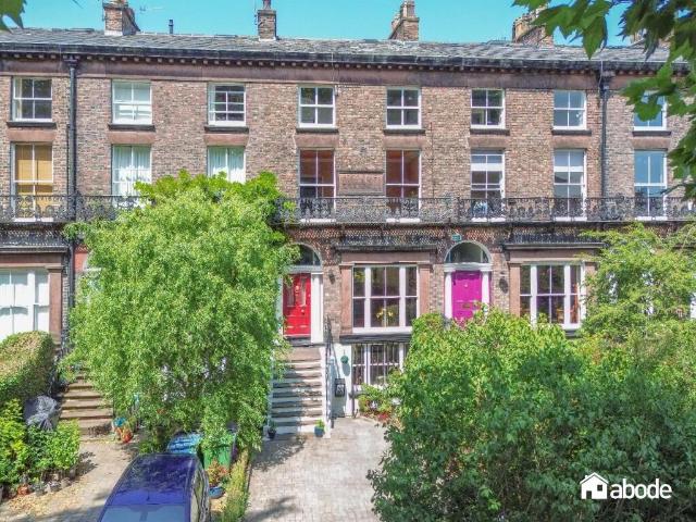 Townhouse for sale in Liverpool