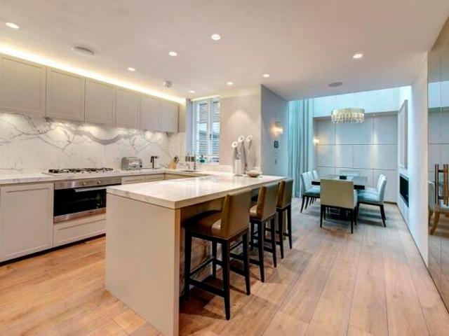 Townhouse for sale in Cat Hill