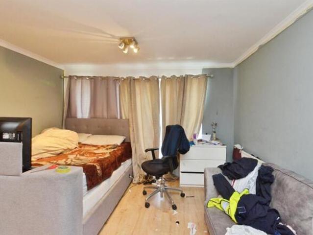 Townhouse for sale in Cornwall