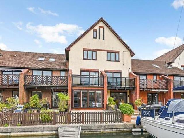 House for sale in Spring Vale, Hampshire