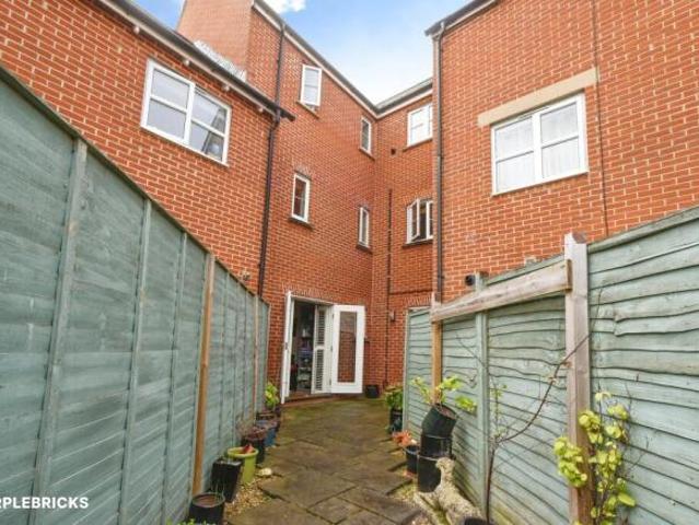 Townhouse for sale in Swindon, England