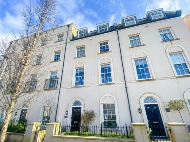 House for sale in Follaton, Strode