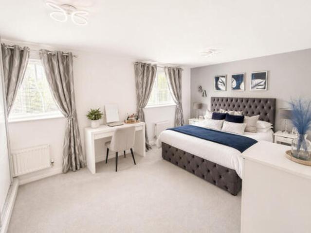 Townhouse for sale in Swindon
