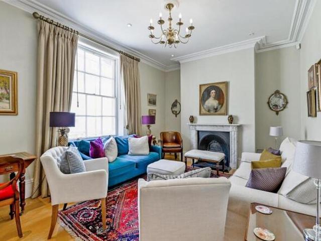Townhouse for sale in The Slade, Oxfordshire
