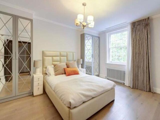 Townhouse for sale in Cat Hill