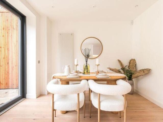 Townhouse for sale in Comiston, Scotland