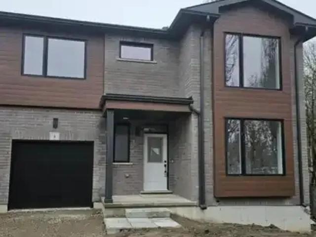 Townhouse for rent in Galt, Cambridge